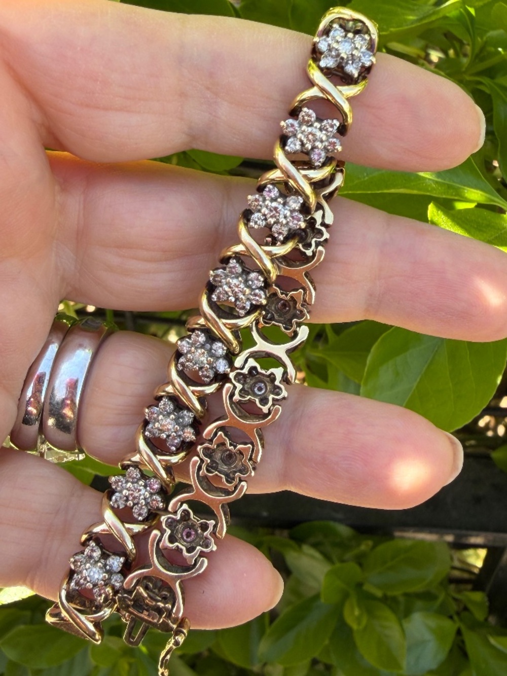 VINTAGE 14K YELLOW GOLD FLOWER XOXO DESIGN DIAMOND TENNIS BRACELET SUPER UNIQUE